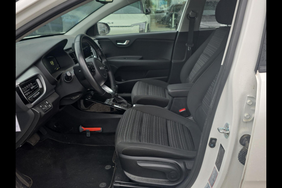 Kia Stonic 1.0 T-GDi MHEV DynamicPlusLine Automaat Automaat | Camera | LMV | Cruise | Navi | LED | Stoel- en Stuurverwarming | Privacy Glass | Apple Carplay & Android Auto |