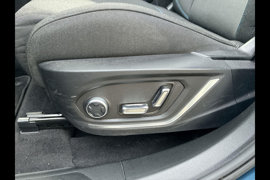 Lynk & Co 01 1.5 Plug in Hybrid Black Line| SkyRoof | Camera | Climate Pack | Pilot Assist | Park Assist | Carplay Android auto Lynk & Co 01 1.5 Plug in Hybrid Black Line| SkyRoof | Camera | Climate Pack | Pilot Assist | Park Assist | Carplay Android auto