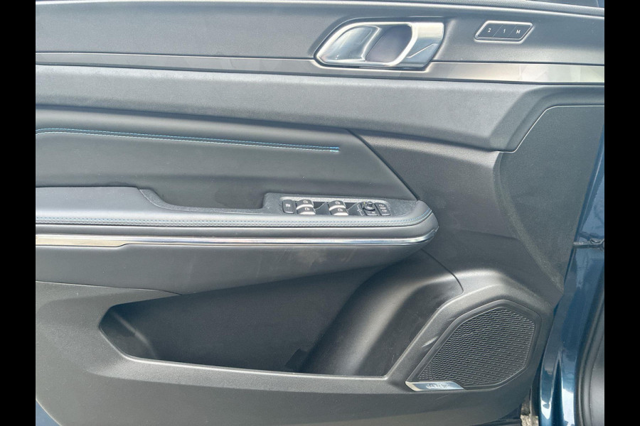 Lynk & Co 01 1.5 Plug in Hybrid Black Line| SkyRoof | Camera | Climate Pack | Pilot Assist | Park Assist | Carplay Android auto Lynk & Co 01 1.5 Plug in Hybrid Black Line| SkyRoof | Camera | Climate Pack | Pilot Assist | Park Assist | Carplay Android auto