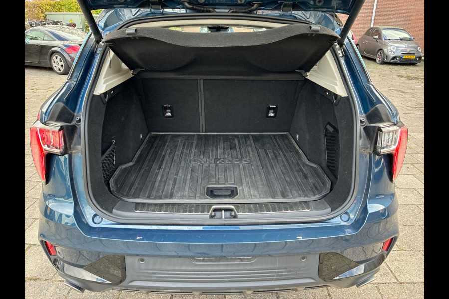 Lynk & Co 01 1.5 Plug in Hybrid Black Line| SkyRoof | Camera | Climate Pack | Pilot Assist | Park Assist | Carplay Android auto Lynk & Co 01 1.5 Plug in Hybrid Black Line| SkyRoof | Camera | Climate Pack | Pilot Assist | Park Assist | Carplay Android auto