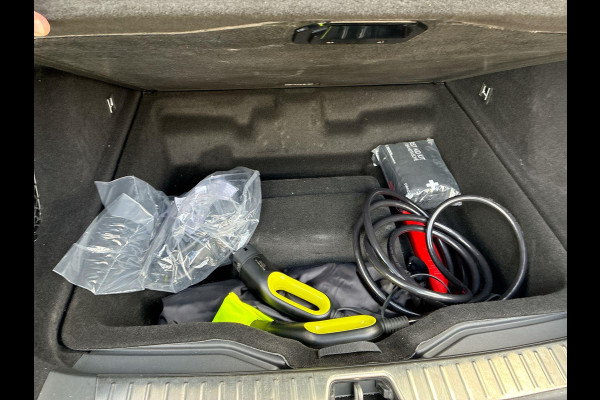 Lynk & Co 01 1.5 Plug in Hybrid Black Line| SkyRoof | Camera | Climate Pack | Pilot Assist | Park Assist | Carplay Android auto Lynk & Co 01 1.5 Plug in Hybrid Black Line| SkyRoof | Camera | Climate Pack | Pilot Assist | Park Assist | Carplay Android auto