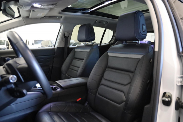 Citroën C5 Aircross 1.6 Plug-in Hybrid 225 Shine 11/2022 NAVI PANO CARPLAY CAMERA V+A PDC CRUISE LEASE v/a € 211,- INRUIL MOGELIJK Citroën C5 Aircross 1.6 Plug-in Hybrid 225 Shine 11/2022 NAVI PANO CARPLAY CAMERA V+A PDC CRUISE LEASE v/a € 211,- INRUIL MOGELIJK