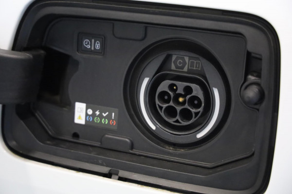 Citroën C5 Aircross 1.6 Plug-in Hybrid 225 Shine 11/2022 NAVI PANO CARPLAY CAMERA V+A PDC CRUISE LEASE v/a € 211,- INRUIL MOGELIJK Citroën C5 Aircross 1.6 Plug-in Hybrid 225 Shine 11/2022 NAVI PANO CARPLAY CAMERA V+A PDC CRUISE LEASE v/a € 211,- INRUIL MOGELIJK