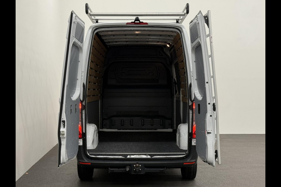 Mercedes-Benz Sprinter L2H2 FWD Automaat Airco Cruise Control Navi Trekhaak Imperiaal Mercedes-Benz Sprinter L2H2 FWD Automaat Airco Cruise Control Navi Trekhaak Imperiaal