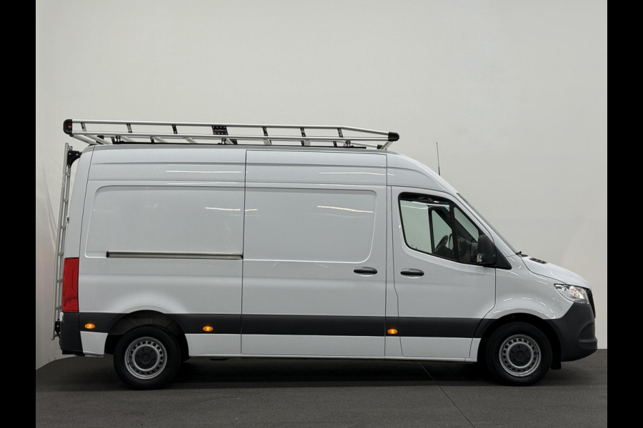 Mercedes-Benz Sprinter L2H2 FWD Automaat Airco Cruise Control Navi Trekhaak Imperiaal Mercedes-Benz Sprinter L2H2 FWD Automaat Airco Cruise Control Navi Trekhaak Imperiaal