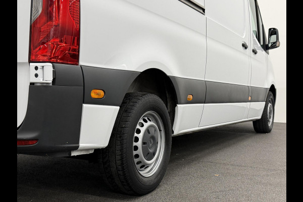 Mercedes-Benz Sprinter L2H2 FWD Automaat Airco Cruise Control Navi Trekhaak Imperiaal Mercedes-Benz Sprinter L2H2 FWD Automaat Airco Cruise Control Navi Trekhaak Imperiaal