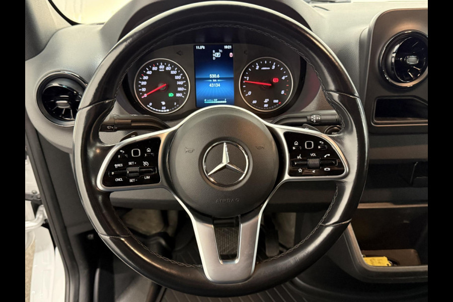 Mercedes-Benz Sprinter L2H2 FWD Automaat Airco Cruise Control Navi Trekhaak Imperiaal Mercedes-Benz Sprinter L2H2 FWD Automaat Airco Cruise Control Navi Trekhaak Imperiaal