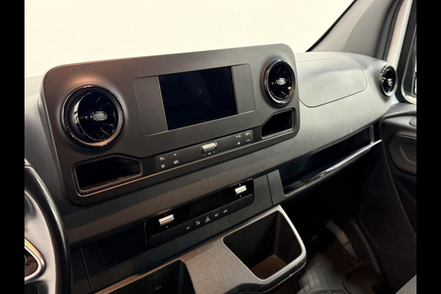 Mercedes-Benz Sprinter L2H2 FWD Automaat Airco Cruise Control Navi Trekhaak Imperiaal Mercedes-Benz Sprinter L2H2 FWD Automaat Airco Cruise Control Navi Trekhaak Imperiaal