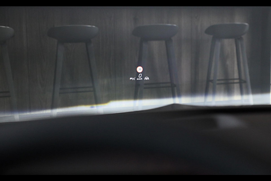 Mercedes-Benz A-Klasse 250 e AMG 45 Look / Memory / Elek Stoelen / Acc / Head Up / 360 Camera / Pano / 19 Inch Mercedes-Benz A-Klasse 250 e AMG 45 Look / Memory / Elek Stoelen / Acc / Head Up / 360 Camera / Pano / 19 Inch