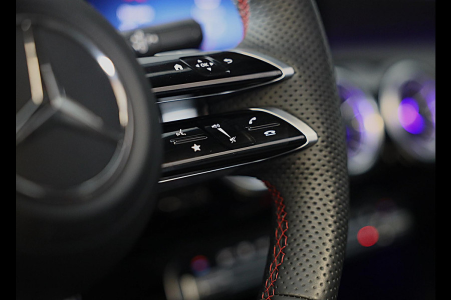 Mercedes-Benz A-Klasse 250 e AMG 45 Look / Memory / Elek Stoelen / Acc / Head Up / 360 Camera / Pano / 19 Inch Mercedes-Benz A-Klasse 250 e AMG 45 Look / Memory / Elek Stoelen / Acc / Head Up / 360 Camera / Pano / 19 Inch