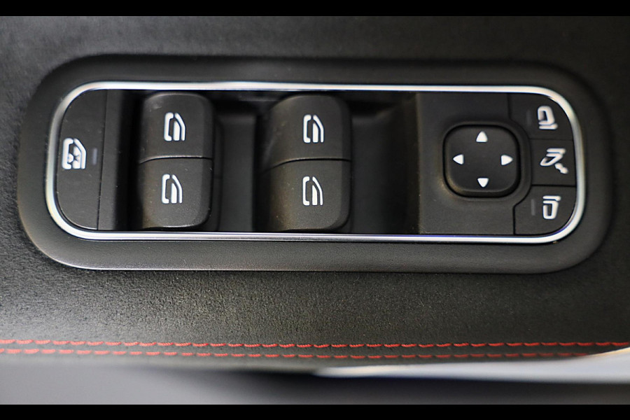 Mercedes-Benz A-Klasse 250 e AMG 45 Look / Memory / Elek Stoelen / Acc / Head Up / 360 Camera / Pano / 19 Inch Mercedes-Benz A-Klasse 250 e AMG 45 Look / Memory / Elek Stoelen / Acc / Head Up / 360 Camera / Pano / 19 Inch