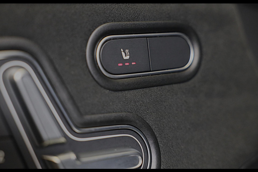 Mercedes-Benz A-Klasse 250 e AMG 45 Look / Memory / Elek Stoelen / Acc / Head Up / 360 Camera / Pano / 19 Inch Mercedes-Benz A-Klasse 250 e AMG 45 Look / Memory / Elek Stoelen / Acc / Head Up / 360 Camera / Pano / 19 Inch