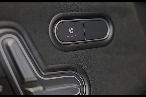 Mercedes-Benz A-Klasse 250 e AMG 45 Look / Memory / Elek Stoelen / Acc / Head Up / 360 Camera / Pano / 19 Inch Mercedes-Benz A-Klasse 250 e AMG 45 Look / Memory / Elek Stoelen / Acc / Head Up / 360 Camera / Pano / 19 Inch