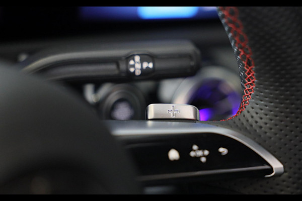 Mercedes-Benz A-Klasse 250 e AMG 45 Look / Memory / Elek Stoelen / Acc / Head Up / 360 Camera / Pano / 19 Inch Mercedes-Benz A-Klasse 250 e AMG 45 Look / Memory / Elek Stoelen / Acc / Head Up / 360 Camera / Pano / 19 Inch