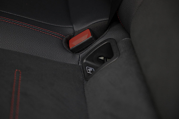 Mercedes-Benz A-Klasse 250 e AMG 45 Look / Memory / Elek Stoelen / Acc / Head Up / 360 Camera / Pano / 19 Inch Mercedes-Benz A-Klasse 250 e AMG 45 Look / Memory / Elek Stoelen / Acc / Head Up / 360 Camera / Pano / 19 Inch