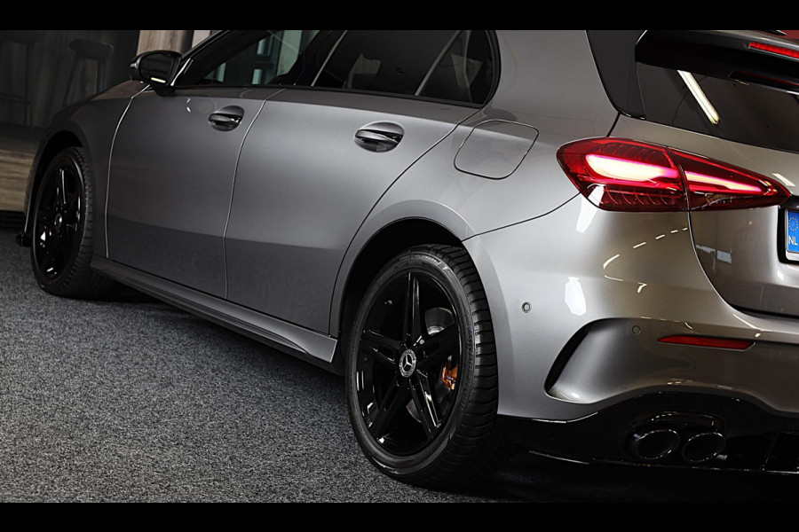 Mercedes-Benz A-Klasse 250 e AMG 45 Look / Memory / Elek Stoelen / Acc / Head Up / 360 Camera / Pano / 19 Inch Mercedes-Benz A-Klasse 250 e AMG 45 Look / Memory / Elek Stoelen / Acc / Head Up / 360 Camera / Pano / 19 Inch