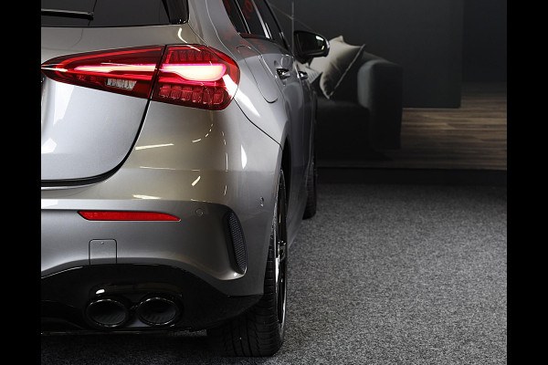 Mercedes-Benz A-Klasse 250 e AMG 45 Look / Memory / Elek Stoelen / Acc / Head Up / 360 Camera / Pano / 19 Inch Mercedes-Benz A-Klasse 250 e AMG 45 Look / Memory / Elek Stoelen / Acc / Head Up / 360 Camera / Pano / 19 Inch