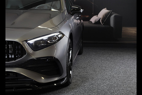 Mercedes-Benz A-Klasse 250 e AMG 45 Look / Memory / Elek Stoelen / Acc / Head Up / 360 Camera / Pano / 19 Inch Mercedes-Benz A-Klasse 250 e AMG 45 Look / Memory / Elek Stoelen / Acc / Head Up / 360 Camera / Pano / 19 Inch