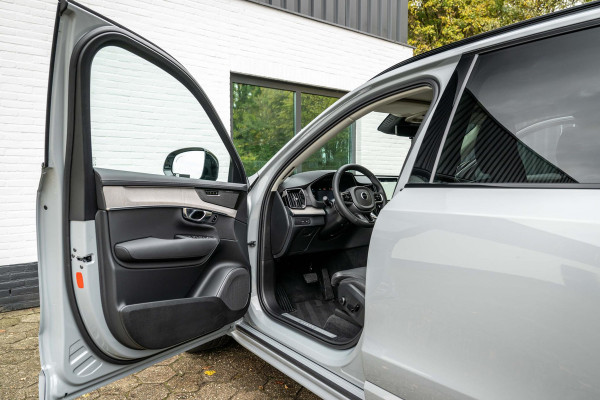 Volvo XC90 2.0 T8 AWD Plus Dark Luchtvering Stoelventilatie Volvo XC90 2.0 T8 AWD Plus Dark Luchtvering Stoelventilatie