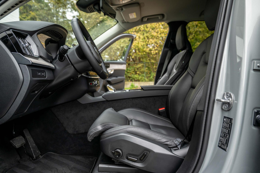 Volvo XC90 2.0 T8 AWD Plus Dark Luchtvering Stoelventilatie Volvo XC90 2.0 T8 AWD Plus Dark Luchtvering Stoelventilatie