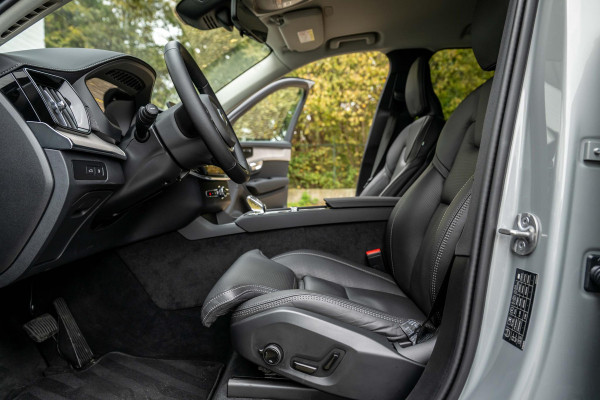 Volvo XC90 2.0 T8 AWD Plus Dark Luchtvering Stoelventilatie Volvo XC90 2.0 T8 AWD Plus Dark Luchtvering Stoelventilatie