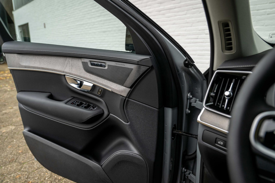 Volvo XC90 2.0 T8 AWD Plus Dark Luchtvering Stoelventilatie Volvo XC90 2.0 T8 AWD Plus Dark Luchtvering Stoelventilatie