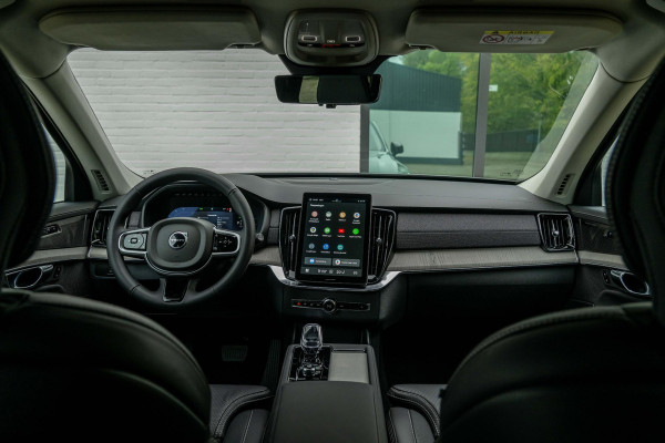 Volvo XC90 2.0 T8 AWD Plus Dark Luchtvering Stoelventilatie Volvo XC90 2.0 T8 AWD Plus Dark Luchtvering Stoelventilatie