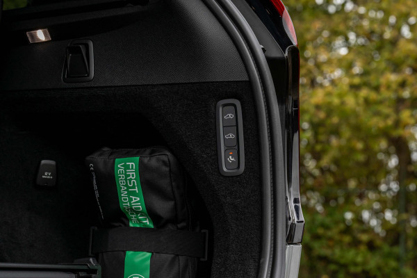 Volvo XC90 2.0 T8 AWD Plus Dark Luchtvering Stoelventilatie Volvo XC90 2.0 T8 AWD Plus Dark Luchtvering Stoelventilatie