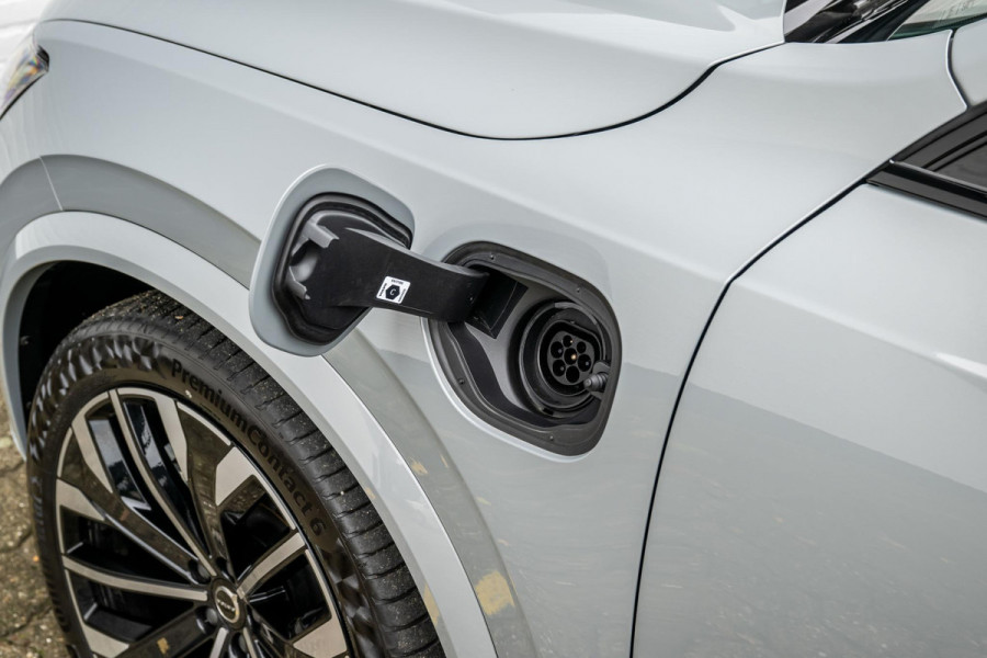 Volvo XC90 2.0 T8 AWD Plus Dark Luchtvering Stoelventilatie Volvo XC90 2.0 T8 AWD Plus Dark Luchtvering Stoelventilatie