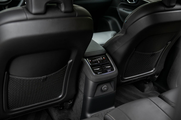 Volvo XC90 2.0 T8 AWD Plus Dark Luchtvering Stoelventilatie Volvo XC90 2.0 T8 AWD Plus Dark Luchtvering Stoelventilatie