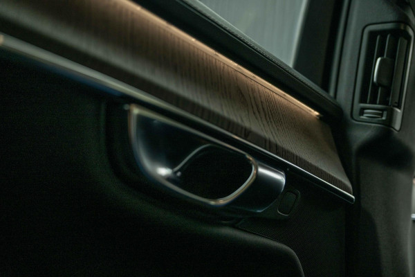 Volvo XC90 2.0 T8 AWD Plus Dark Luchtvering Stoelventilatie Volvo XC90 2.0 T8 AWD Plus Dark Luchtvering Stoelventilatie