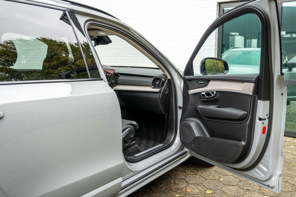 Volvo XC90 2.0 T8 AWD Plus Dark Luchtvering Stoelventilatie Volvo XC90 2.0 T8 AWD Plus Dark Luchtvering Stoelventilatie