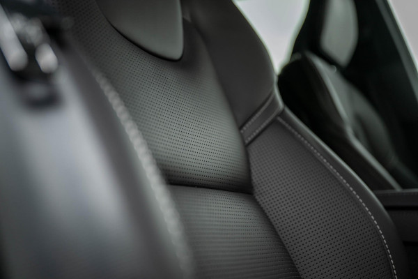 Volvo XC90 2.0 T8 AWD Plus Dark Luchtvering Stoelventilatie Volvo XC90 2.0 T8 AWD Plus Dark Luchtvering Stoelventilatie