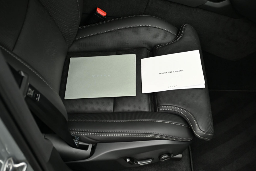 Volvo XC90 2.0 T8 AWD Plus Dark Luchtvering Stoelventilatie Volvo XC90 2.0 T8 AWD Plus Dark Luchtvering Stoelventilatie