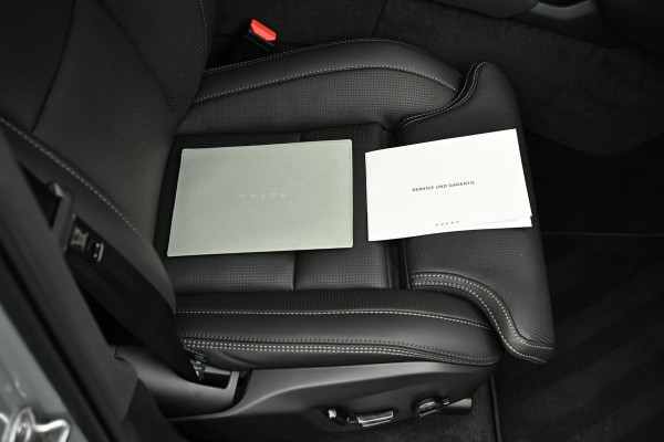 Volvo XC90 2.0 T8 AWD Plus Dark Luchtvering Stoelventilatie Volvo XC90 2.0 T8 AWD Plus Dark Luchtvering Stoelventilatie