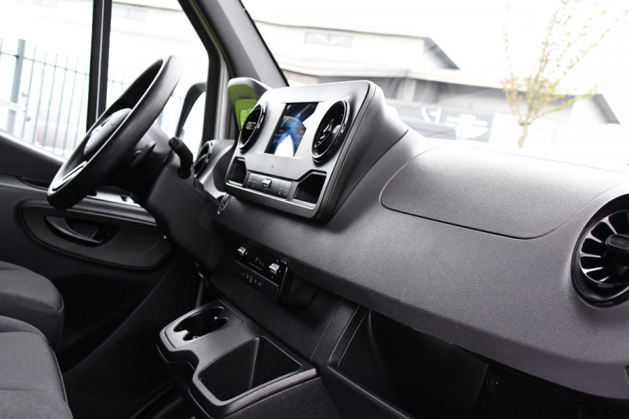 Mercedes-Benz Sprinter 315 1.9 CDI L2H2 RWD PB Edition Camera, Carplay, Dodehoek, 150pk, Automaat, Multimedia, Sensoren, Uniek! Mercedes-Benz Sprinter 315 1.9 CDI L2H2 RWD PB Edition Camera, Carplay, Dodehoek, 150pk, Automaat, Multimedia, Sensoren, Uniek!