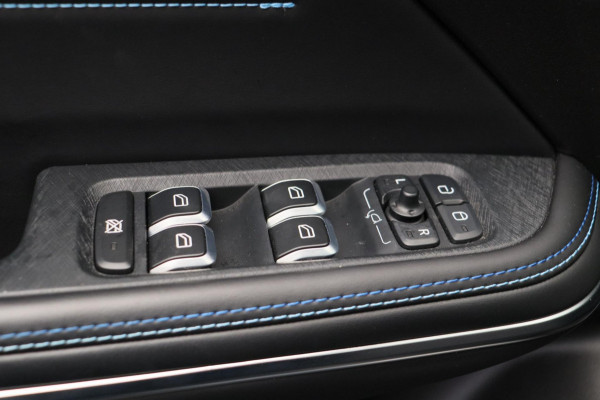 Lynk & Co 01 1.5 261PK Plug-in Hybrid *Pano/dak Apple/Carplay Adaptive/Cruise