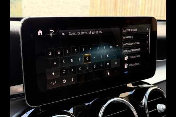 Mercedes-Benz GLC 300e 4MATIC Automaat | Vol leer | LED verlichting | Stoelverwarming | Elektrisch verstelbare stoelen | Blauw metallic | Climate