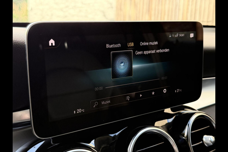 Mercedes-Benz GLC 300e 4MATIC Automaat | Vol leer | LED verlichting | Stoelverwarming | Elektrisch verstelbare stoelen | Blauw metallic | Climate