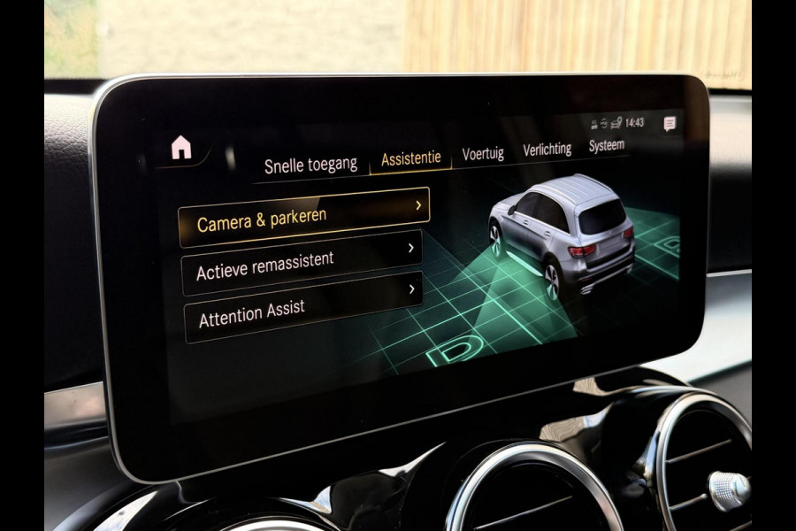 Mercedes-Benz GLC 300e 4MATIC Automaat | Vol leer | LED verlichting | Stoelverwarming | Elektrisch verstelbare stoelen | Blauw metallic | Climate