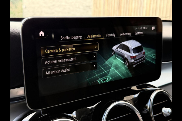 Mercedes-Benz GLC 300e 4MATIC Automaat | Vol leer | LED verlichting | Stoelverwarming | Elektrisch verstelbare stoelen | Blauw metallic | Climate