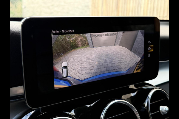 Mercedes-Benz GLC 300e 4MATIC Automaat | Vol leer | LED verlichting | Stoelverwarming | Elektrisch verstelbare stoelen | Blauw metallic | Climate