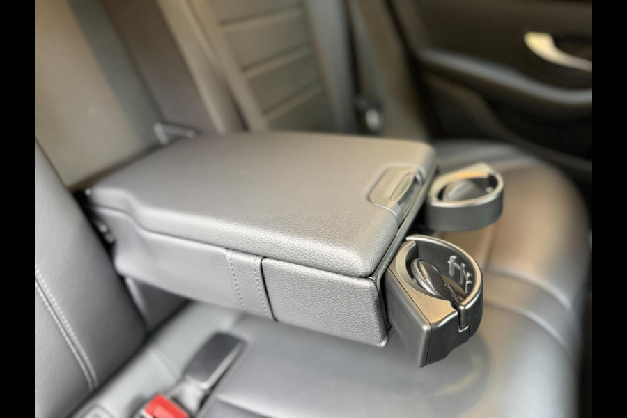 Mercedes-Benz GLC 300e 4MATIC Automaat | Vol leer | LED verlichting | Stoelverwarming | Elektrisch verstelbare stoelen | Blauw metallic | Climate