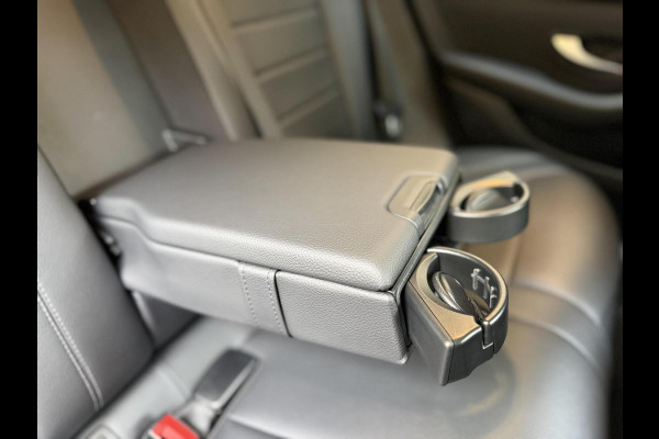Mercedes-Benz GLC 300e 4MATIC Automaat | Vol leer | LED verlichting | Stoelverwarming | Elektrisch verstelbare stoelen | Blauw metallic | Climate