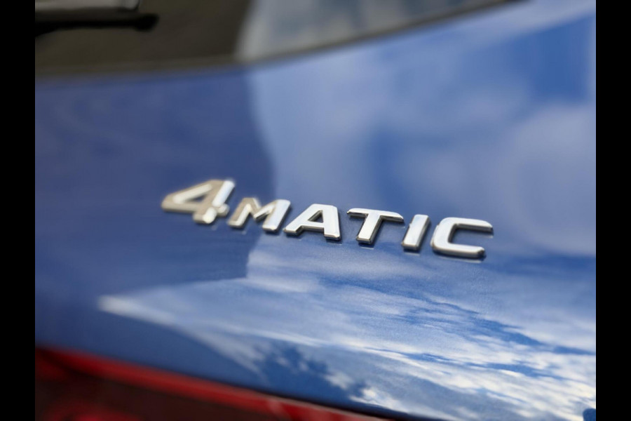 Mercedes-Benz GLC 300e 4MATIC Automaat | Vol leer | LED verlichting | Stoelverwarming | Elektrisch verstelbare stoelen | Blauw metallic | Climate