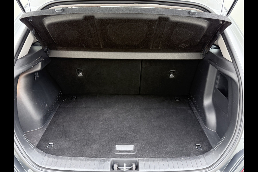 Hyundai Kona EV 64kWh Leder Warmtepomp Camera Adap. Cruise + stop&go Apple Carplay Android Comfort Ecc Pdc Navi* Isofix DAB Led Lmv 17" Lane Assist FCA Keyless 1e Eigenaar Origineel Nederlandse Auto Hyundai Kona EV 64kWh Leder Warmtepomp Camera Adap. Cruise + stop&go Apple Carplay Android Comfort Ecc Pdc Navi* Isofix DAB Led Lmv 17" Lane Assist FCA Keyless 1e Eigenaar Origineel Nederlandse Auto