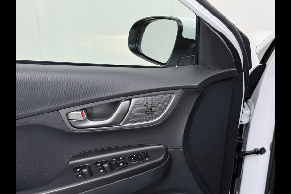 Hyundai Kona EV 64kWh Leder Warmtepomp Camera Adap. Cruise + stop&go Apple Carplay Android Comfort Ecc Pdc Navi* Isofix DAB Led Lmv 17" Lane Assist FCA Keyless 1e Eigenaar Origineel Nederlandse Auto Hyundai Kona EV 64kWh Leder Warmtepomp Camera Adap. Cruise + stop&go Apple Carplay Android Comfort Ecc Pdc Navi* Isofix DAB Led Lmv 17" Lane Assist FCA Keyless 1e Eigenaar Origineel Nederlandse Auto
