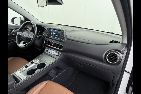 Hyundai Kona EV 64kWh Leder Warmtepomp Camera Adap. Cruise + stop&go Apple Carplay Android Comfort Ecc Pdc Navi* Isofix DAB Led Lmv 17" Lane Assist FCA Keyless 1e Eigenaar Origineel Nederlandse Auto Hyundai Kona EV 64kWh Leder Warmtepomp Camera Adap. Cruise + stop&go Apple Carplay Android Comfort Ecc Pdc Navi* Isofix DAB Led Lmv 17" Lane Assist FCA Keyless 1e Eigenaar Origineel Nederlandse Auto