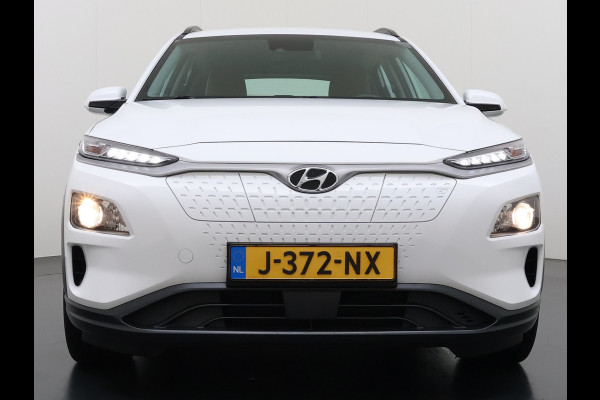 Hyundai Kona EV 64kWh Leder Warmtepomp Camera Adap. Cruise + stop&go Apple Carplay Android Comfort Ecc Pdc Navi* Isofix DAB Led Lmv 17" Lane Assist FCA Keyless 1e Eigenaar Origineel Nederlandse Auto Hyundai Kona EV 64kWh Leder Warmtepomp Camera Adap. Cruise + stop&go Apple Carplay Android Comfort Ecc Pdc Navi* Isofix DAB Led Lmv 17" Lane Assist FCA Keyless 1e Eigenaar Origineel Nederlandse Auto