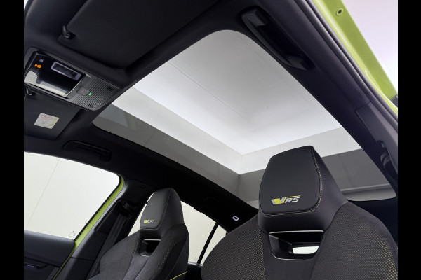 Škoda Enyaq Coupé iV *GERESERVEERD* 82 RS 300PK 4WD Pano-Dak Lmv 21" W-pomp Led-Matrix Adaptive-Cr Sportst-+Elektr+Geheugen+Verwarmd Camera Leer/Alcantara Navi Ecc  Adaptive-Onderstel Keyless Elektrische Achterklep DAB Stoelverwarming V+A   Premium Audio Stuurverwarming AWD Origineel Nederlandse Auto in Nieuwstaat ! 1e Eigenaar Nieuwprijs €63.880,- Škoda Enyaq Coupé iV *GERESERVEERD* 82 RS 300PK 4WD Pano-Dak Lmv 21" W-pomp Led-Matrix Adaptive-Cr Sportst-+Elektr+Geheugen+Verwarmd Camera Leer/Alcantara Navi Ecc  Adaptive-Onderstel Keyless Elektrische Achterklep DAB Stoelverwarming V+A   Premium Audio Stuurverwarming AWD Origineel Nederlandse Auto in Nieuwstaat ! 1e Eigenaar Nieuwprijs €63.880,-